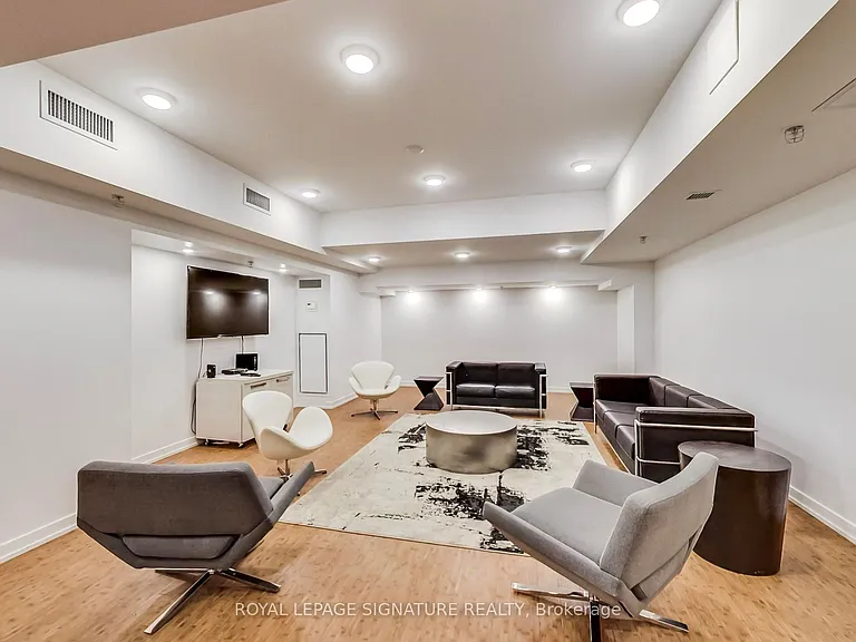 1205 Queen St W #Penthouse 704 — Photo 47