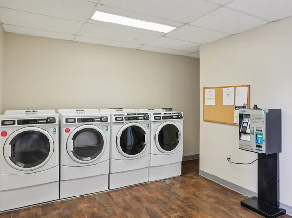 1490 Estates Senior Apartments- 62 & Older, 1500 Jefferson Ave #1B-1Ba-600Sqft, Buffalo, NY 14208