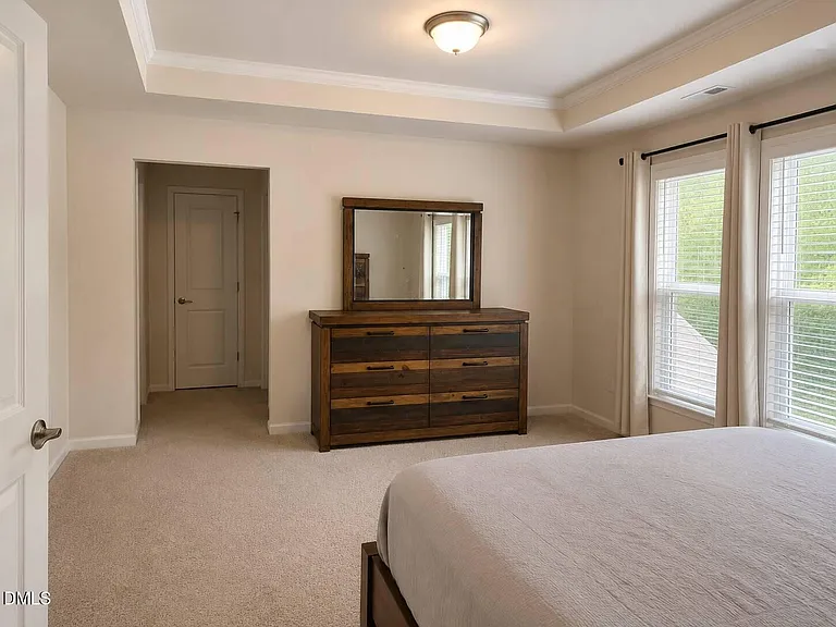 328 Villanova Dr — Photo 12