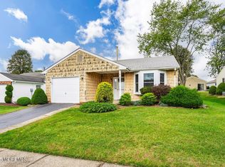 7 Bishop Ct, Marlboro, NJ 07746