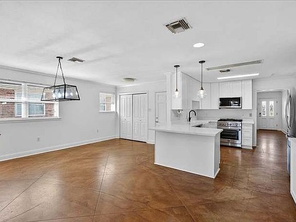3rd image of 3817 Kent Ave