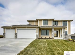 950 Elm Cir, Springfield, NE 68059
