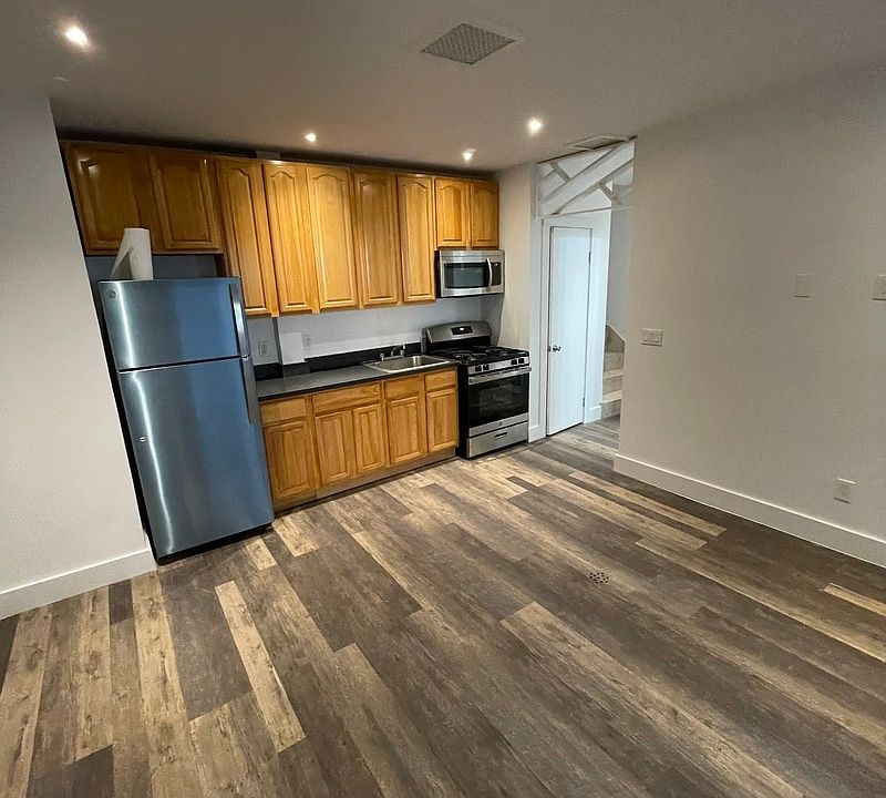 1st image of 1096 President St #B1