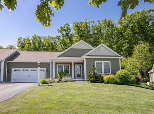 16 Phoebes Way #32, Cape Elizabeth, ME 04107