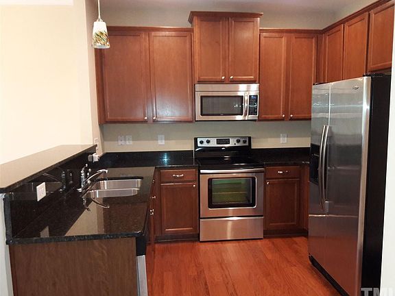 3rd image of 103 Golden Meadow Ct