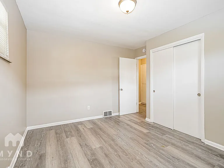 1053 Wiltshire Rd — Photo 10