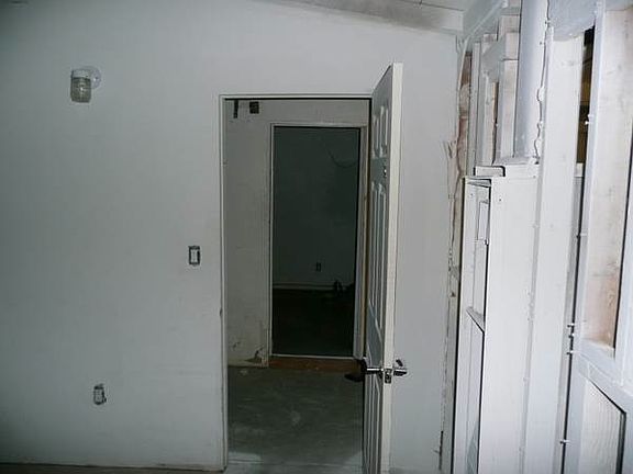 3rd image of 65903 Acoma Ave