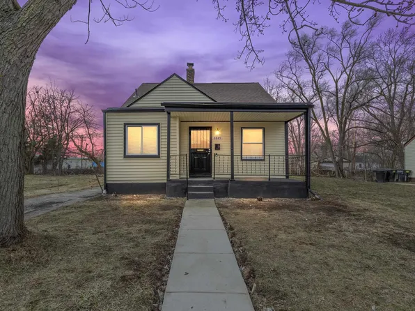 8849 Heyden St, Detroit, MI 48228