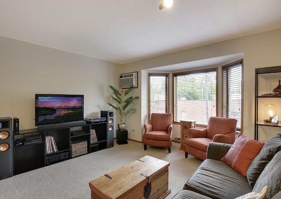 1st image of 2425 E Franklin Ave APT 205