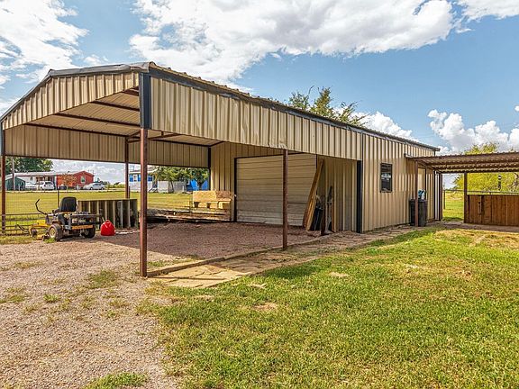 4th image of 1223 Yowell Rd