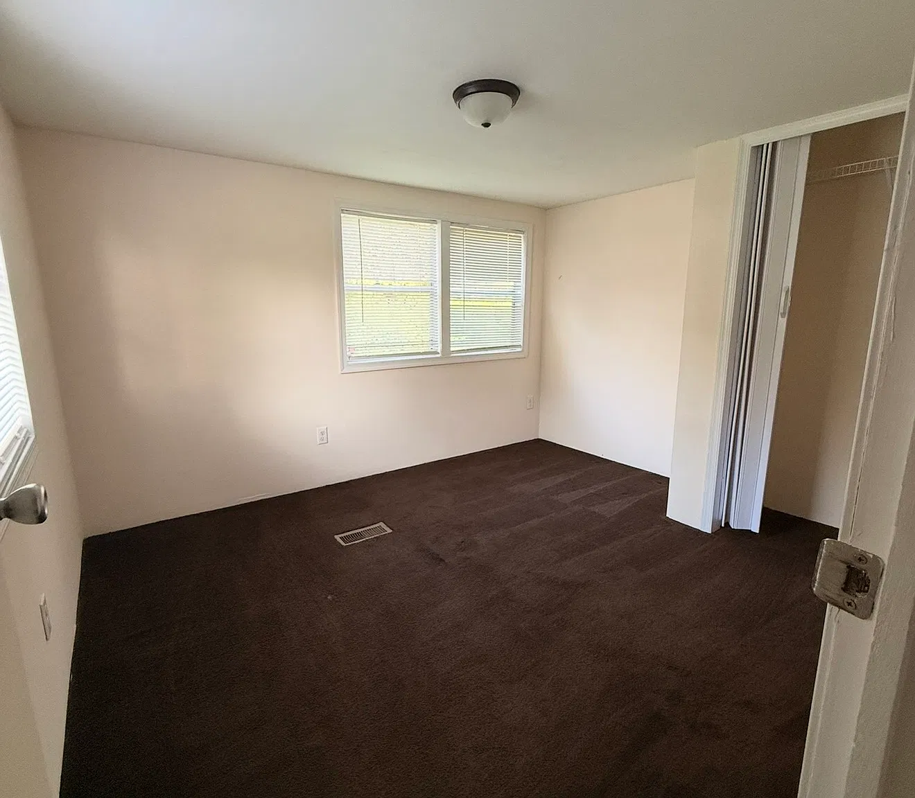 3 bed, $1,375 — Photo 3