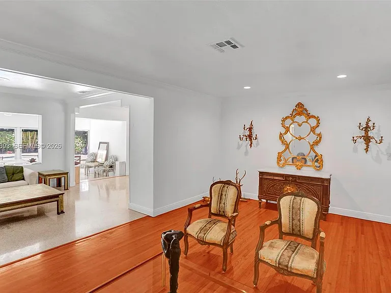 3920 Monserrate St — Photo 11