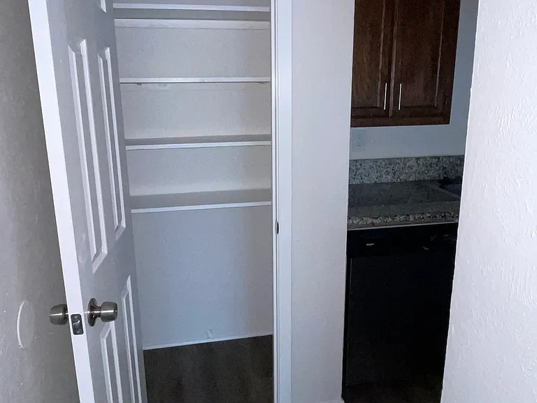 505 Eagle Dr #25 — Photo 8
