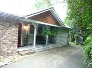 86 Oak St, Highlands, NC 28741