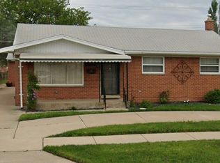 17941 E 13 Mile Rd, Fraser, MI 48026