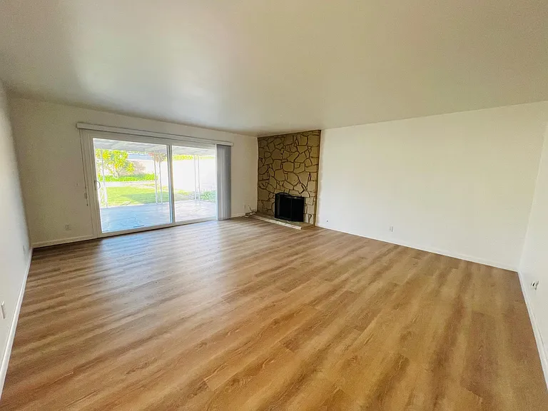 18371 Tamarind St — Photo 17