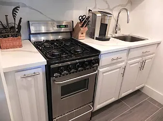 Rented by R New York