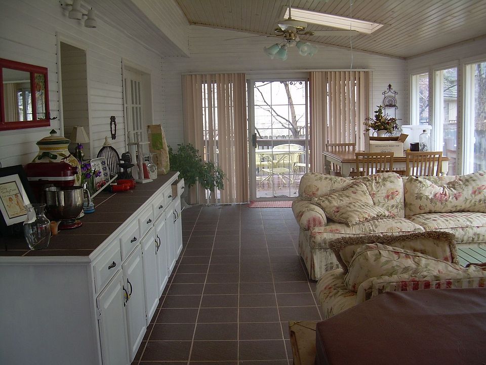 1st image of 9809 Craig Dr
