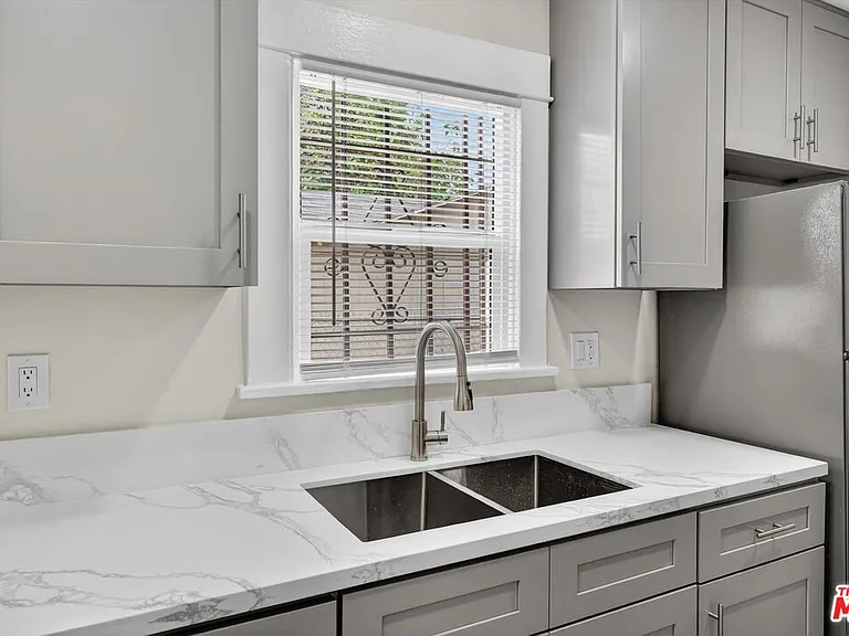 5008 S Wilton Pl — Photo 16