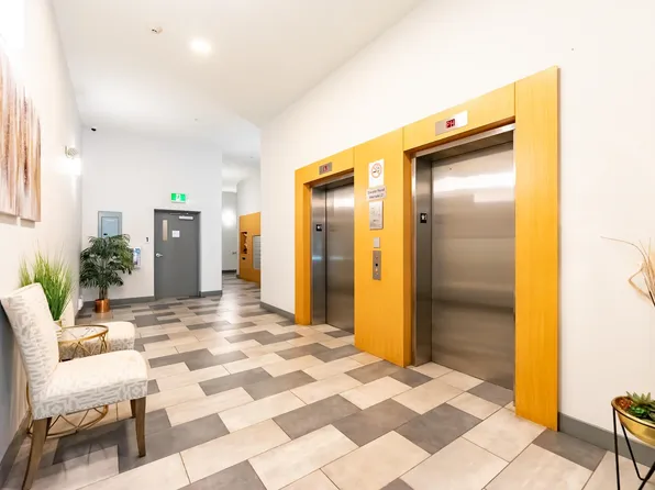 6283 Kingsway #Penthouse 27, Burnaby, BC V5J 0H3