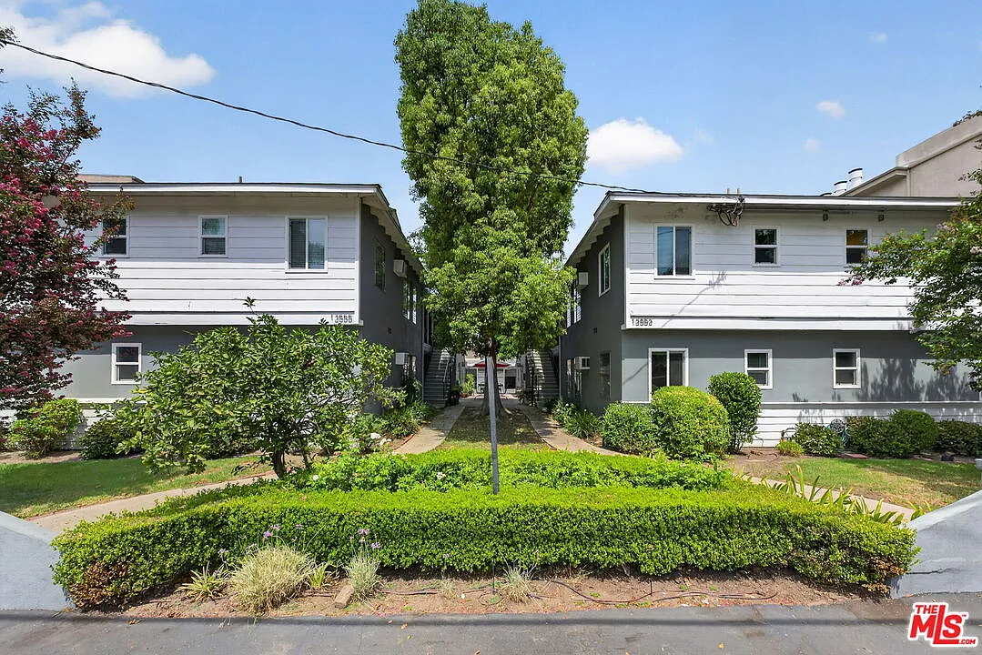 2 bed, 1.0 bath, 800 sqft, $2,600 — Photo 2