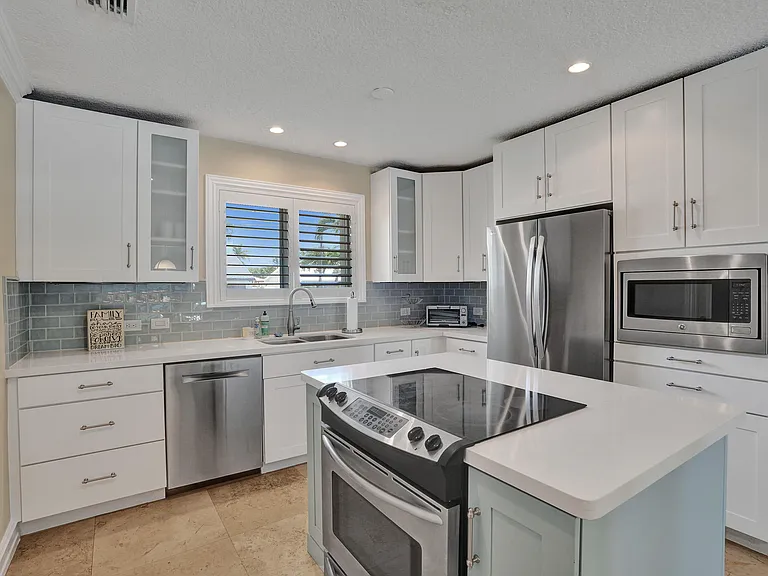 248 Codrington Dr — Photo 13