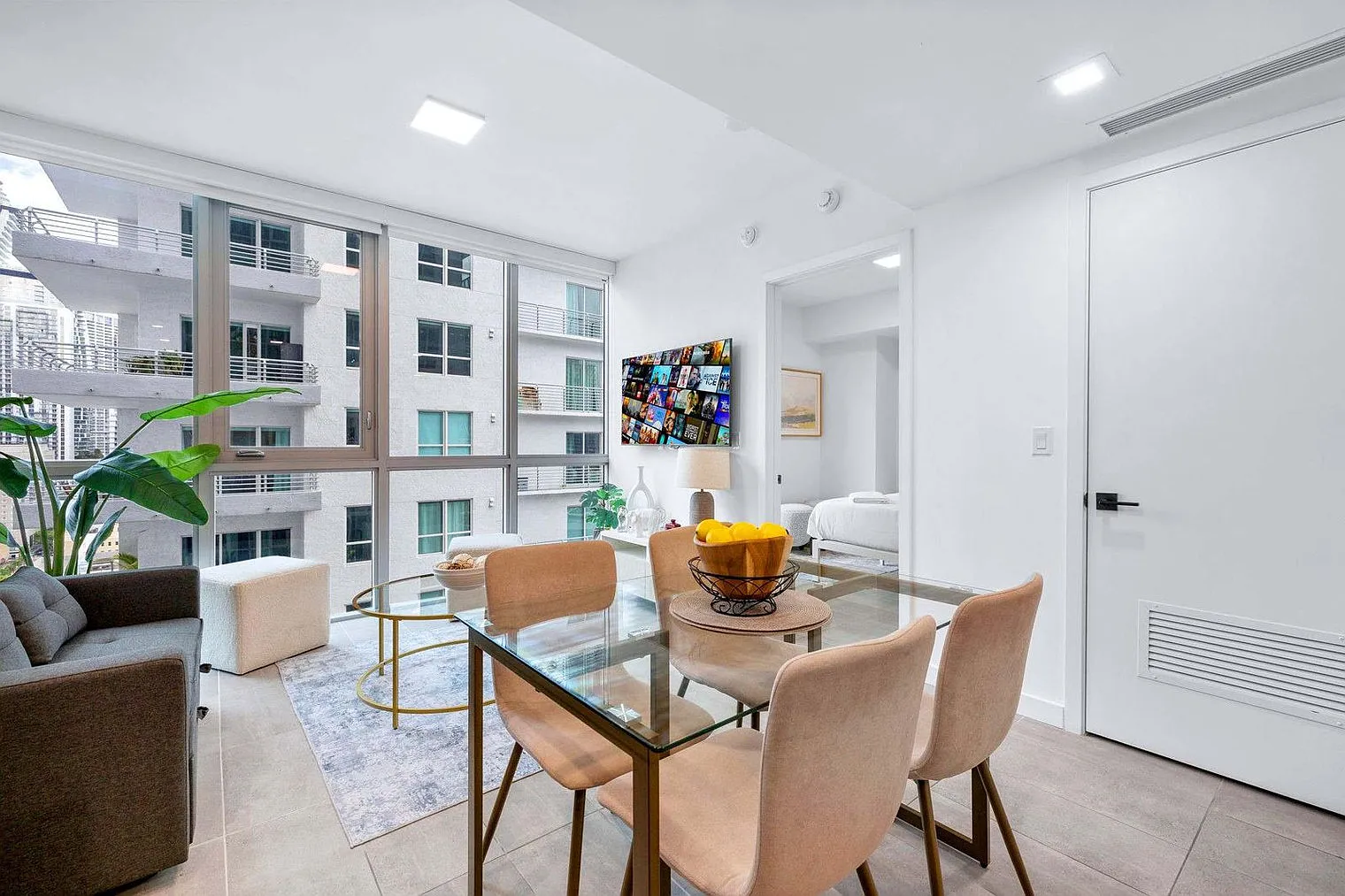 1 bed, 1.0 bath, 452 sqft, $2,979 — Photo 4