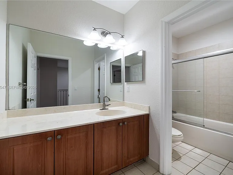 5327 SW 40th Ave — Photo 24
