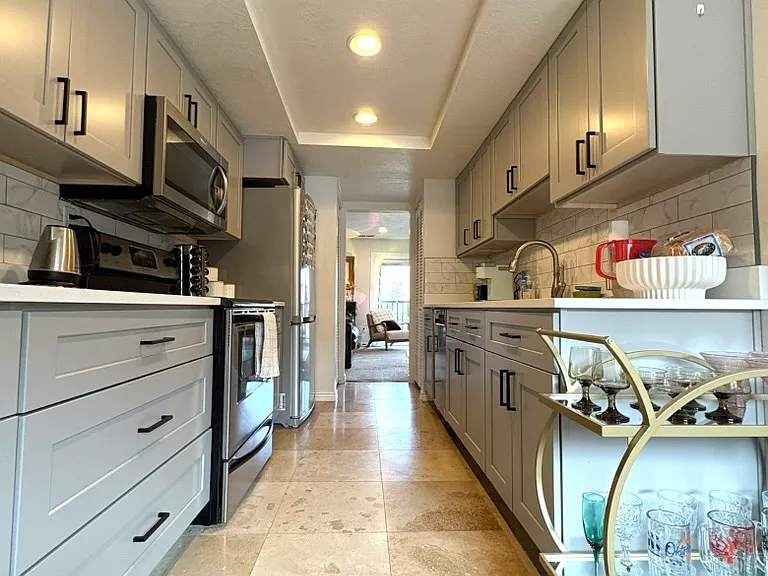 4706 S Woodduck Ln #4706 — Photo 4