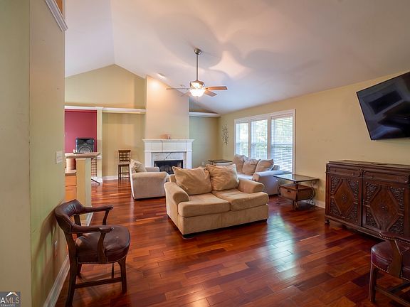 4th image of 192 Lakeover Cir