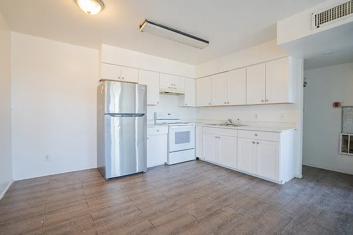 1703 W Mountain View Rd #15 — Photo 6