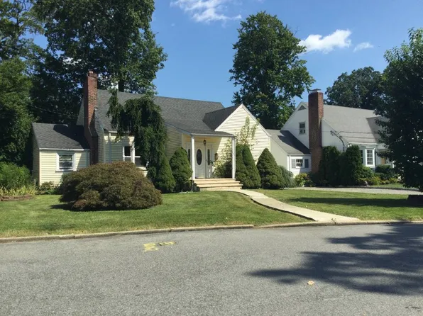17 W Glen Ave, Port Chester, NY 10573