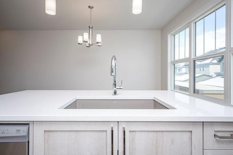Calgary Townhouse for rent - 3 Bedrooms — photo 12