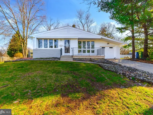 420 W Fireside Ct, Cherry Hill, NJ 08003