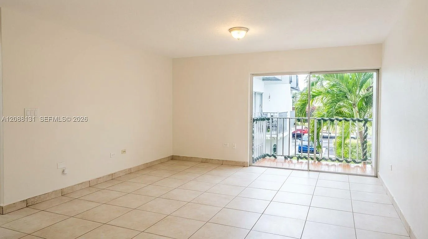Sunset Palms West Condo — Photo 2