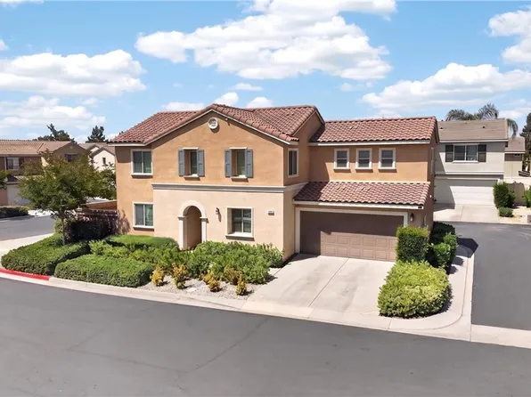 1425 Allium Ct, Beaumont, CA 92223