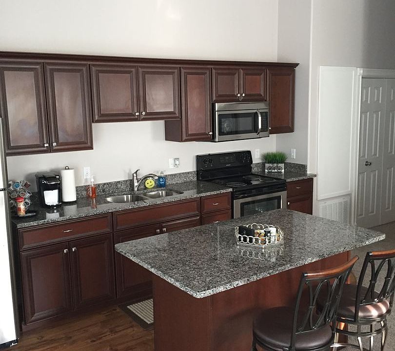 1st image of 1 1/2 E Madison Ave APT 2