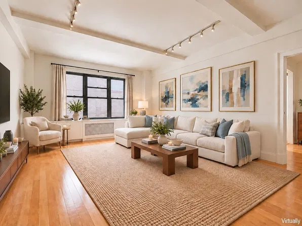 150 W 55th St #8D, New York, NY 10019