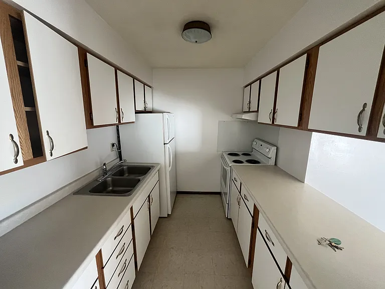 312 W Broadway St #5 — Photo 2