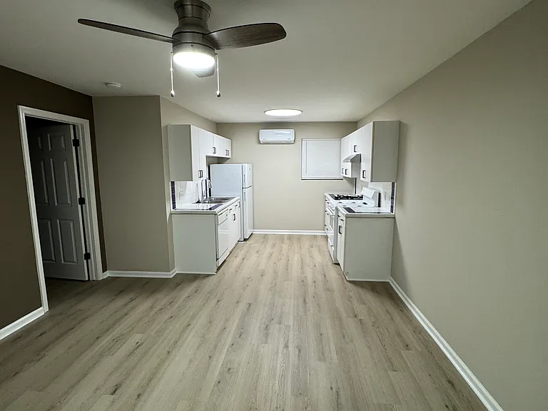 109 Avondale St #4 — Photo 5