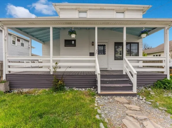 37 K St, Hull, MA 02045