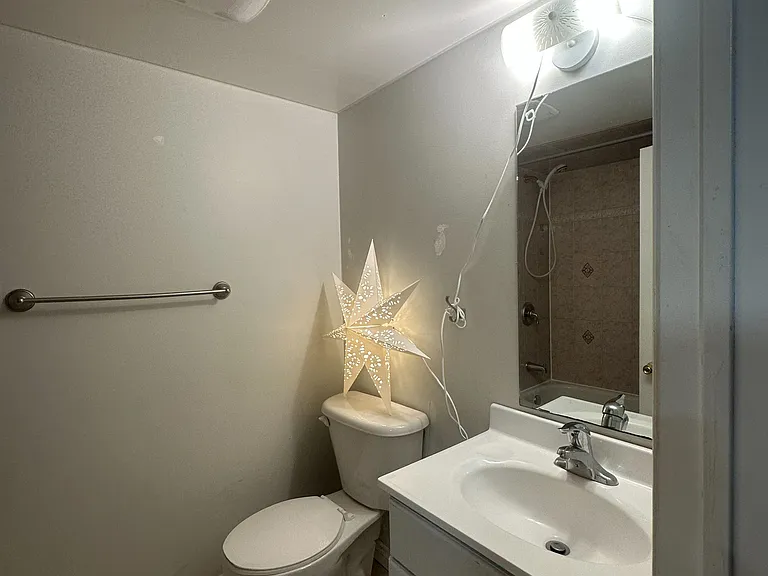 33 Kenborough Ct #BASEMENT — Photo 12