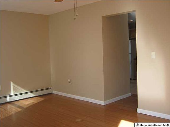 2nd image of 243 Seabreeze Ave #B
