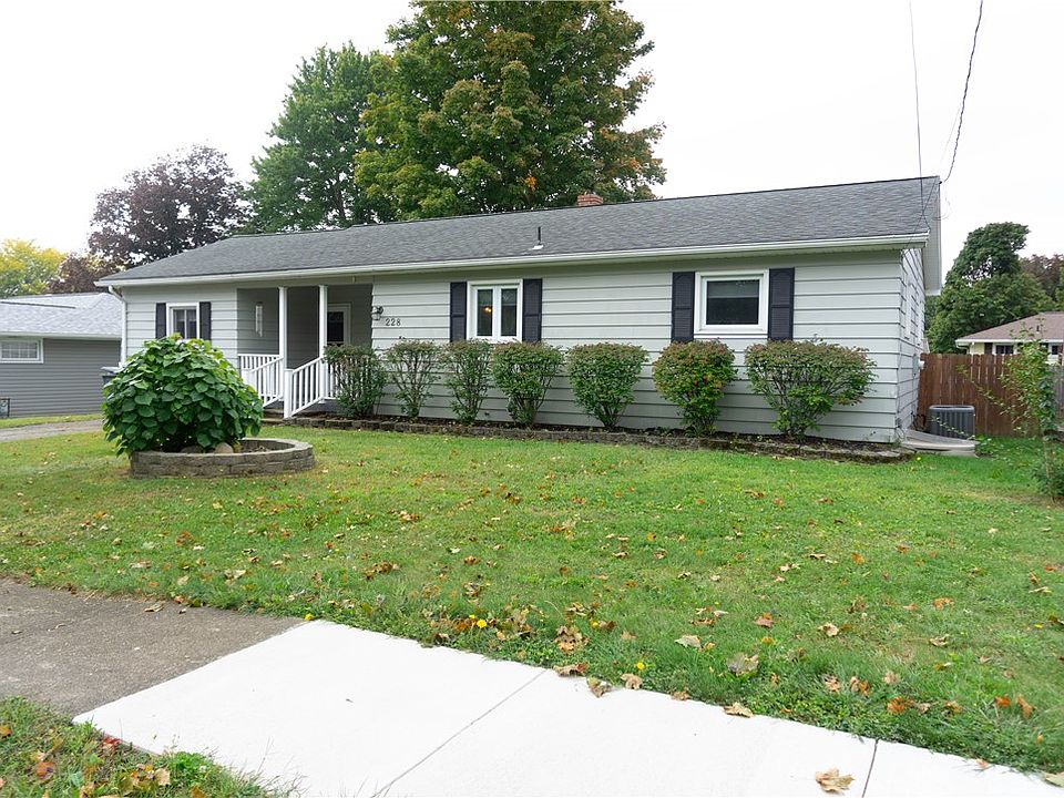 1st image of 228 Macrina Dr