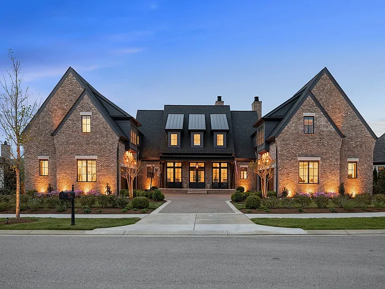7212 Shagbark Ln — Photo 3