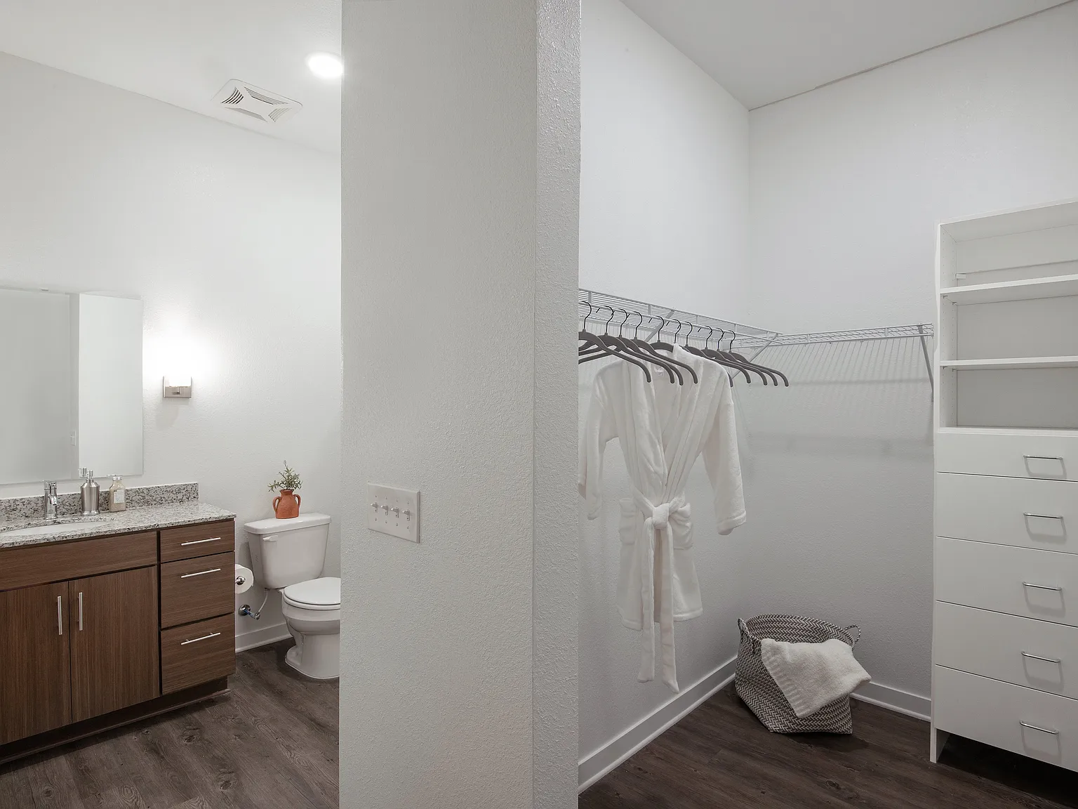 20 Midtown — Photo 2