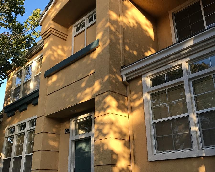 Front entrance to the house.