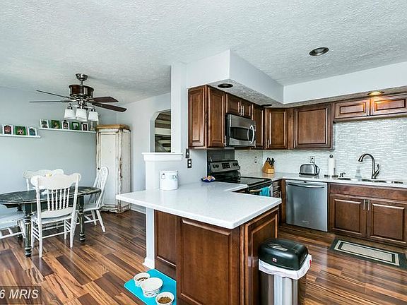 3rd image of 8213 Berryfield Dr