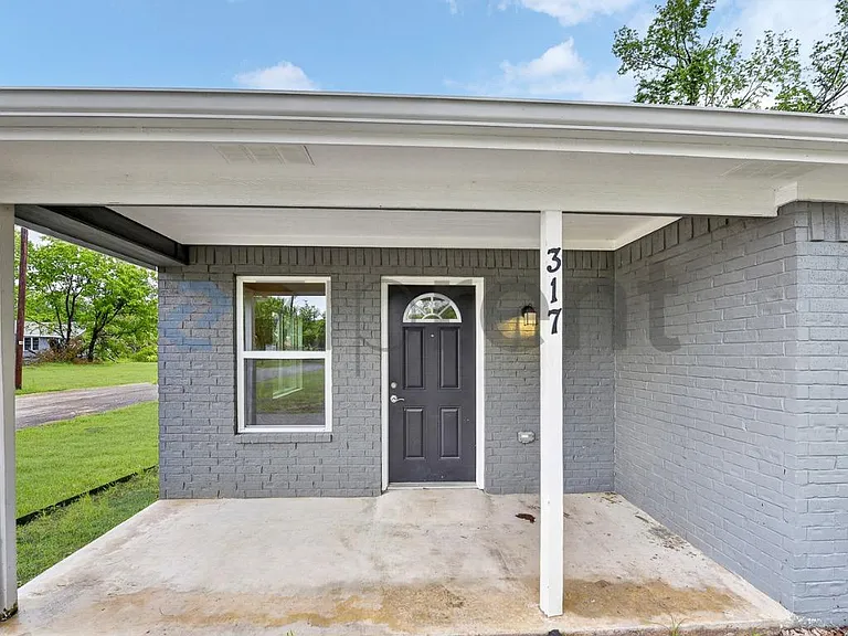 317 Jones St — Photo 4