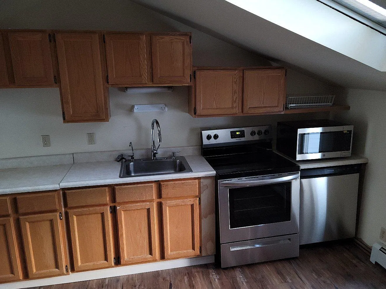3 bed, 1050 sqft, $2,075 — Photo 1